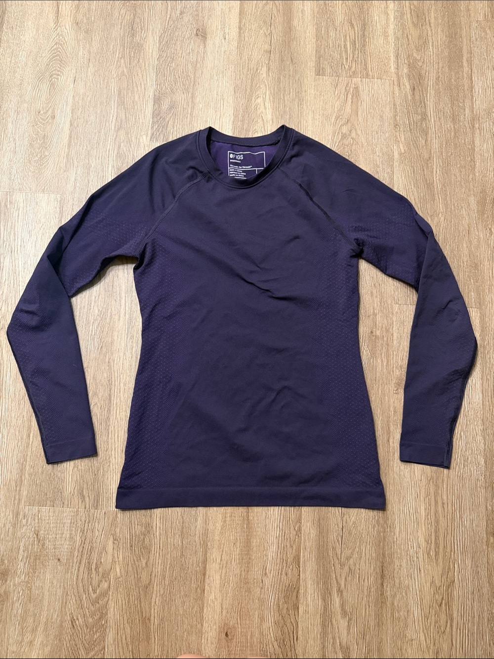 Figs Salta Seamless Under Scrub Long Sleeve Shirt Dark Purple Size Small